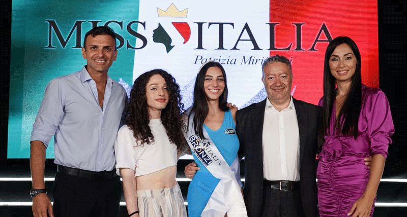 Carolina Elisabetta Gaudio Conquista La Fascia Di Miss Bronzi Nella Città Di Riace, Che Si Prepara A Festeggiare Il 50^ Anniversario Dal Ritrovamento Dei Bronzi, Alla Presenza Di Antonio Vaglica Vincitore Di Italia’s Got Talent!